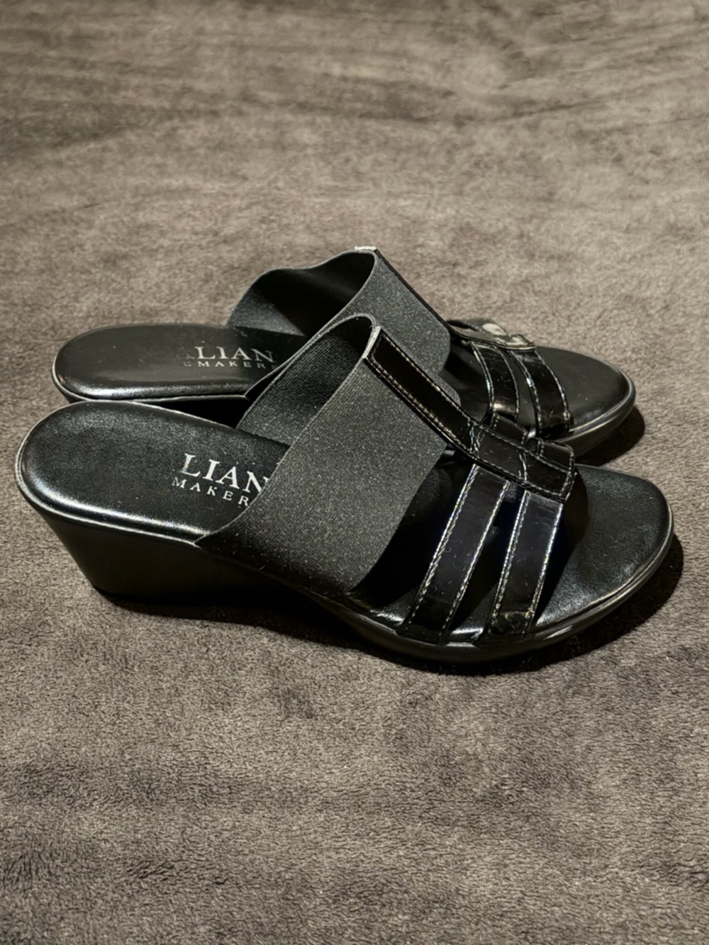Lian Makers Black Patent Platform Pump Sandals - Picture 6 of 9